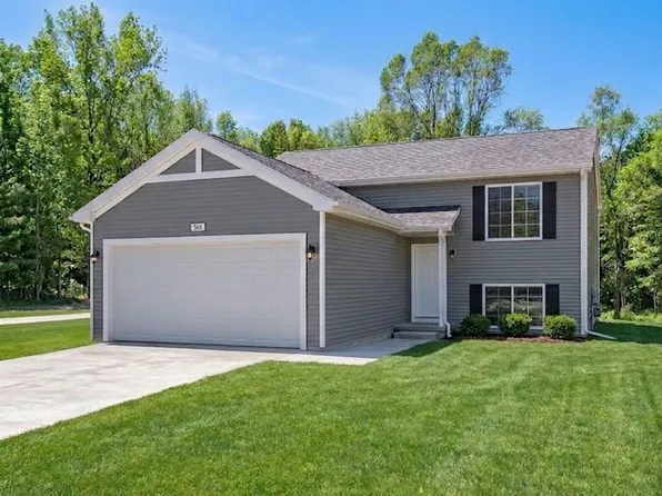 3866 Watertown Dr, Watervliet, MI 49098