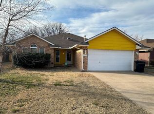 3709 Shannon Dr, Moore, OK 73160