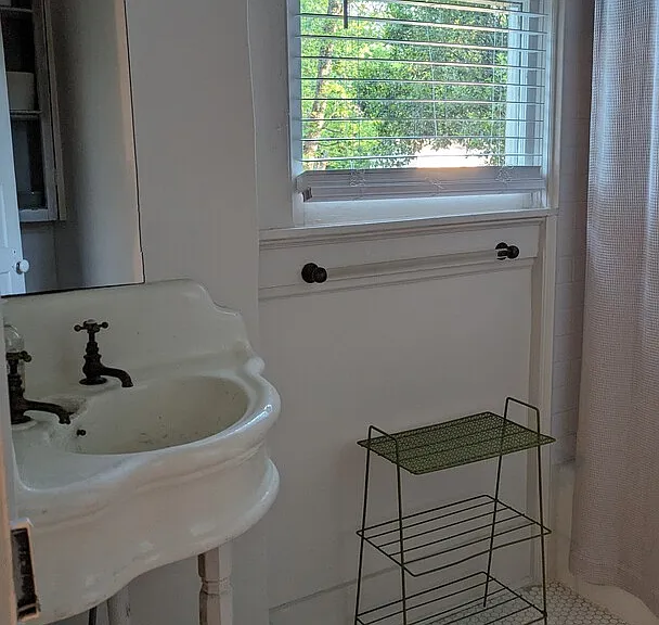 Secession Ave — Photo 10
