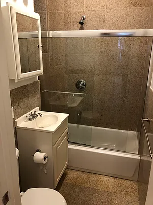 Rented by Eric Goodman Realty Corp | media 4
