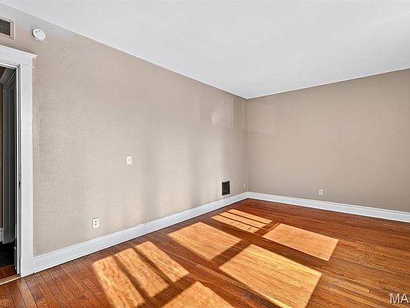 5th image of 4313 Tholozan Ave