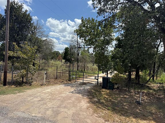 2nd image of 134 Elgin Woods Ln