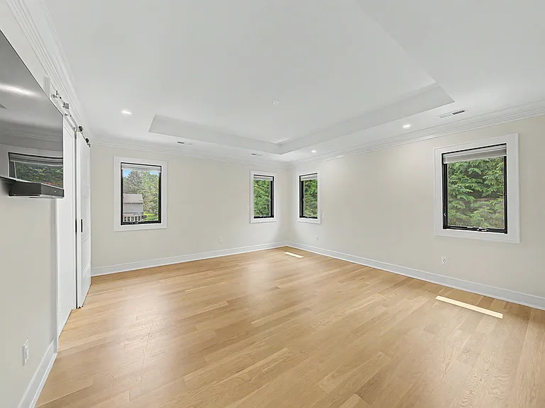 67 Westervelt Pl — Photo 44