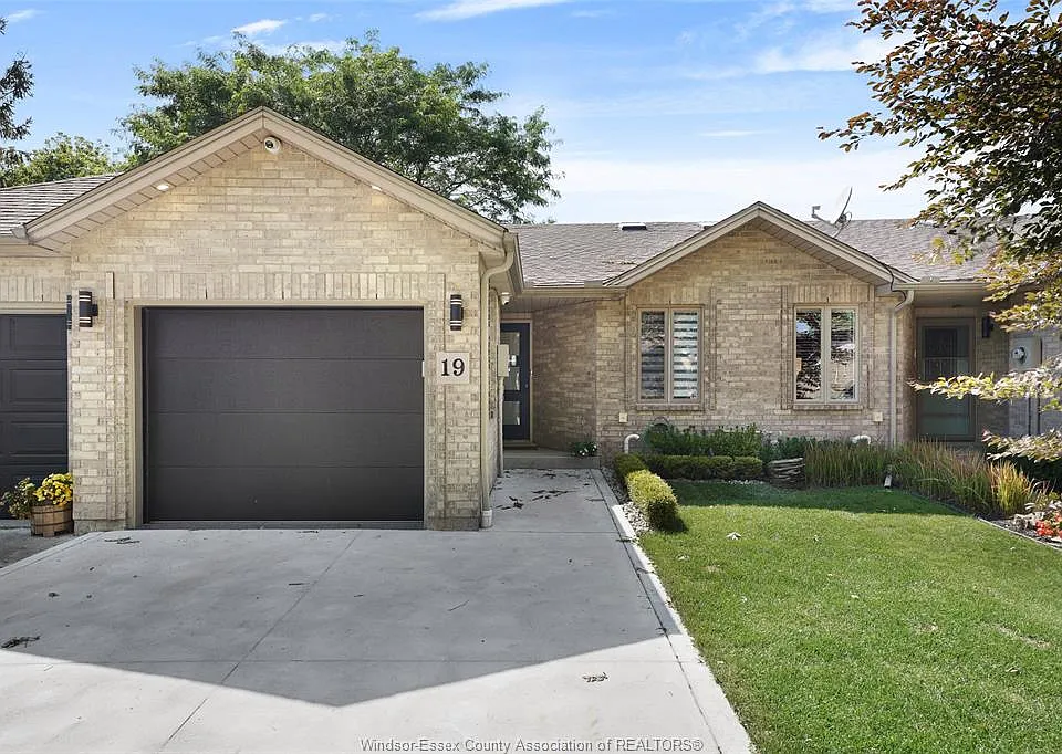 19 Malibu Dr