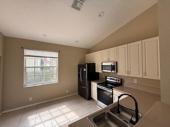 2nd image of 1730 Pierside Circle