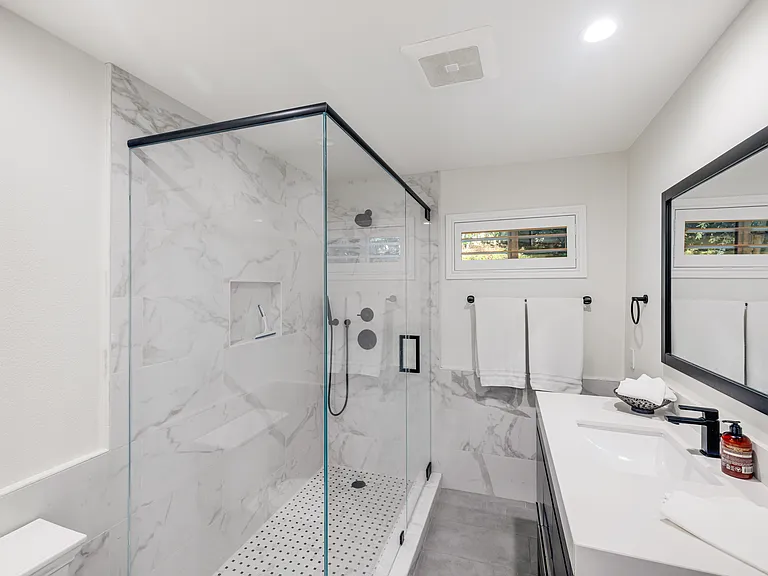 16725 Oak View Dr — Photo 15