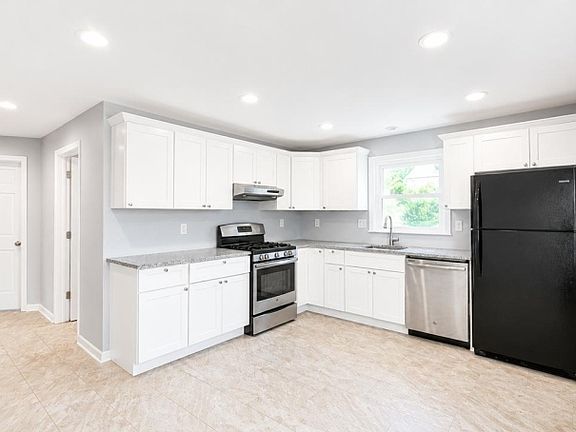 4th image of 109 Sherman Ave