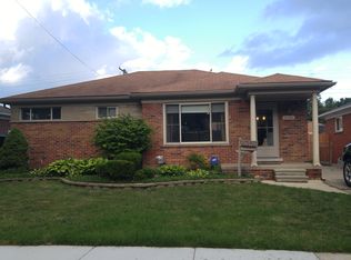 26206 Harmon St, Saint Clair Shores, MI 48081