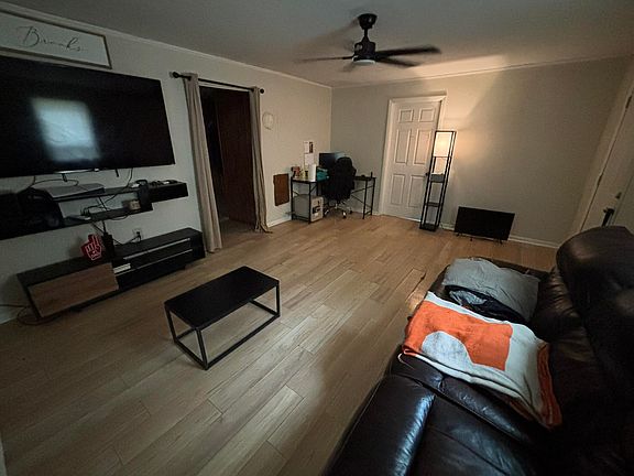 2nd image of 309 Culberson Ave