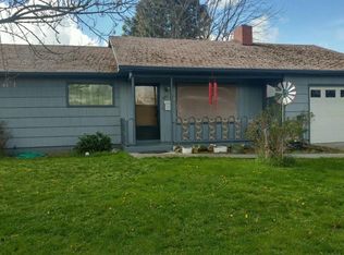 220 S 6th St, Central Pt, OR 97502