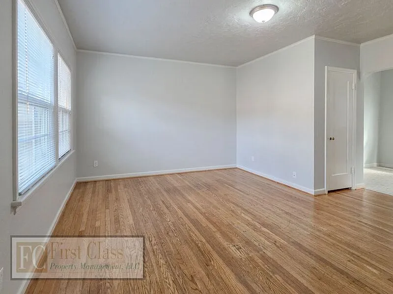1 bed, 1.0 bath, 620 sqft, $1,245 — Photo 2