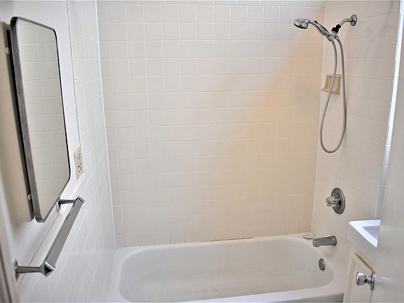 5th image of 3281 21st St