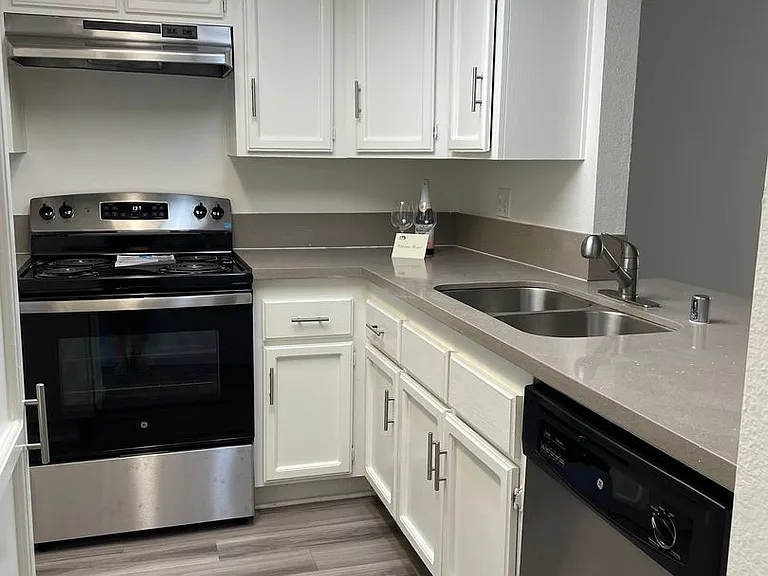 380 N Catalina Ave #1 — Photo 1