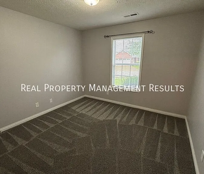 4789 Imperial Dr — Photo 11