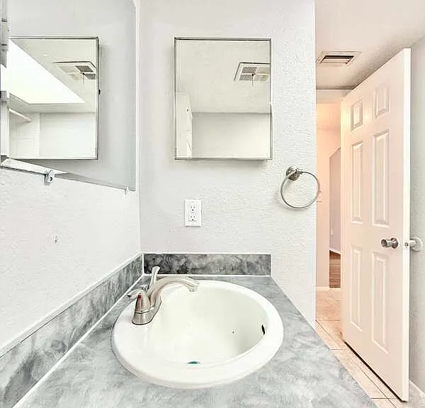 4725 39th Ave N #101 — Photo 21