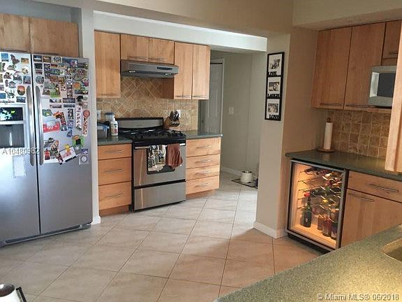 4th image of 2412 Key Largo Ln