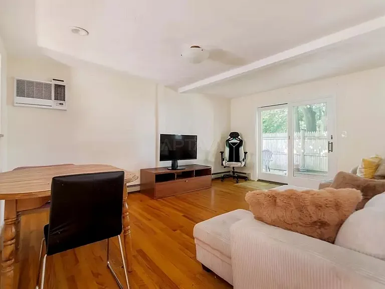 55 Waterhouse St — Photo 9