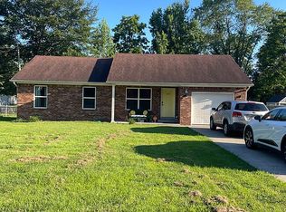 137 4th St, Charlestown, IN 47111