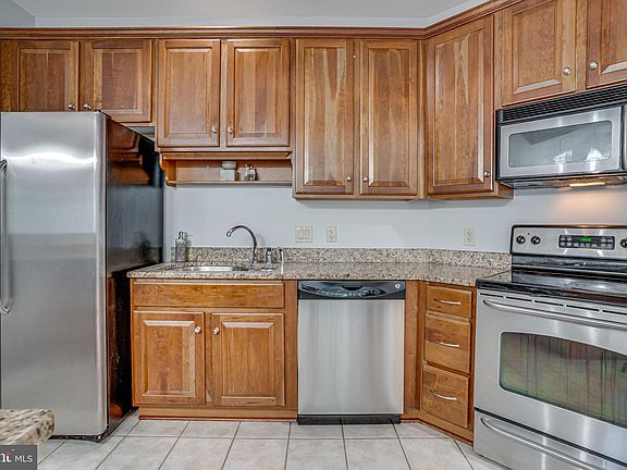 3rd image of 100 Edelen Station Pl APT 102
