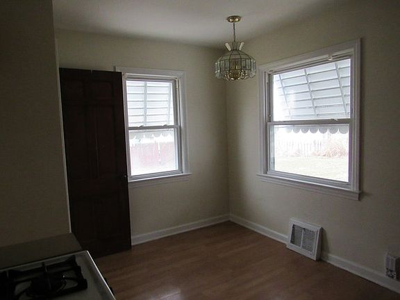 4th image of 5438 South Blvd