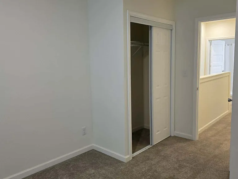 217 5th Ave SW #1 — Photo 5