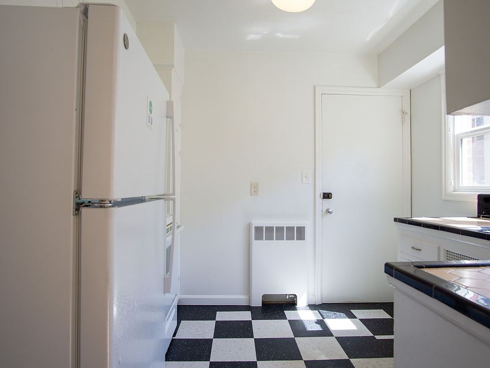 1st image of 1818 NE 17th Ave #6