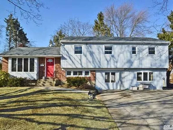 21 Marlowe Pl, Greenlawn, NY 11740