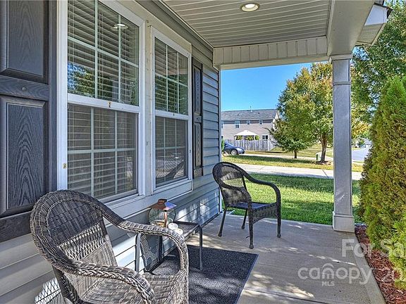 3rd image of 10620 Kempsford Dr