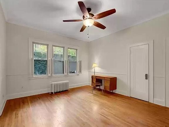 3rd image of 4136 Queen Ave S APT 5