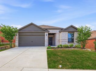 165 Bandana Cir, Newark, TX 76071