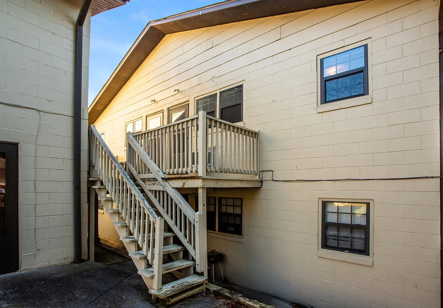 80 Jones Road — Photo 3