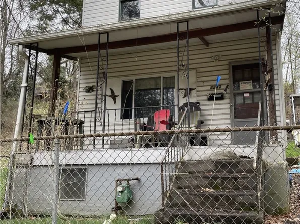 3242 Slope St, Pittsburgh, PA 15204