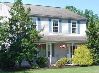 147 Birchwood Dr, Chalfont, PA 18914