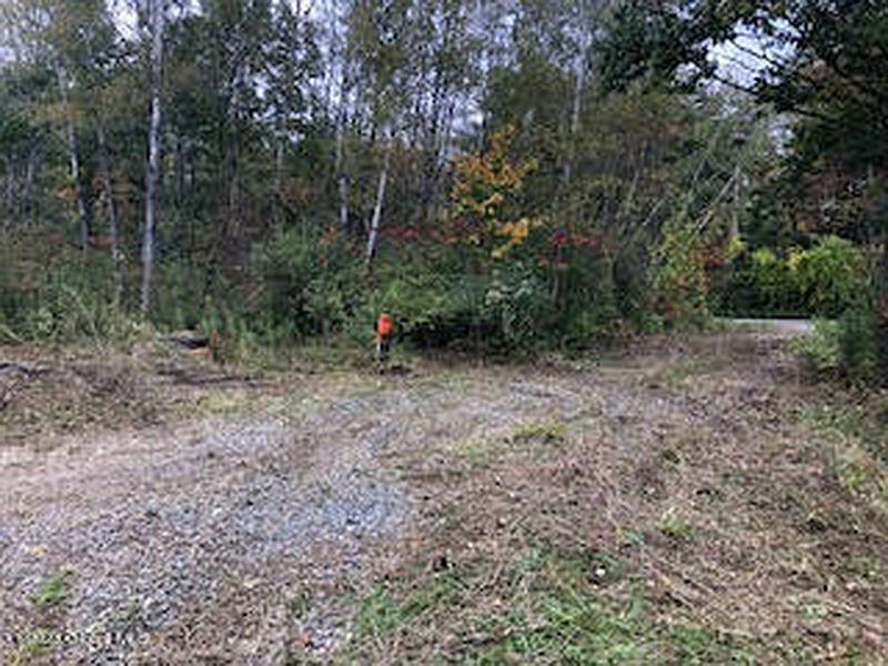 3rd image of 601 Sweetman Road