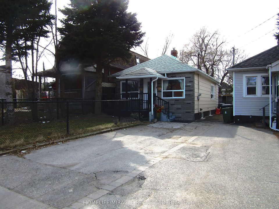 1st image of 52 Birchmount Rd