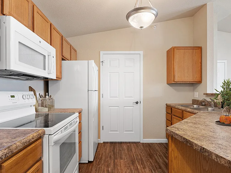 Homestead Garden Apartments — Photo 5