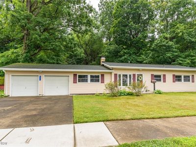 402 10th St NE, North Canton, OH, 44720