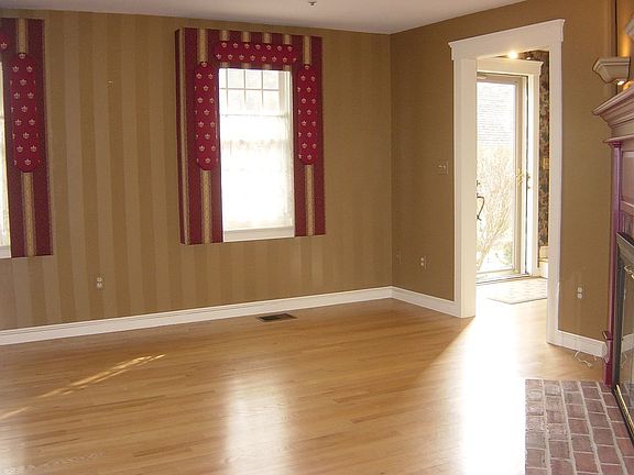 3rd image of 10 Wintergreen Ct