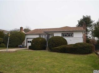 2697 Milburn Ave, Baldwin, NY