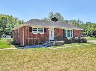 2356 W Riverside Dr, Salem, VA 24153