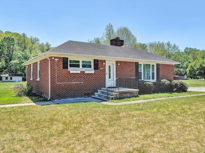 2356 W Riverside Dr, Salem, VA, 24153
