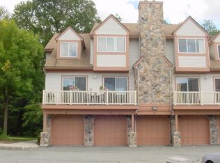 183 Woods Edge Dr, Succasunna, NJ 07876