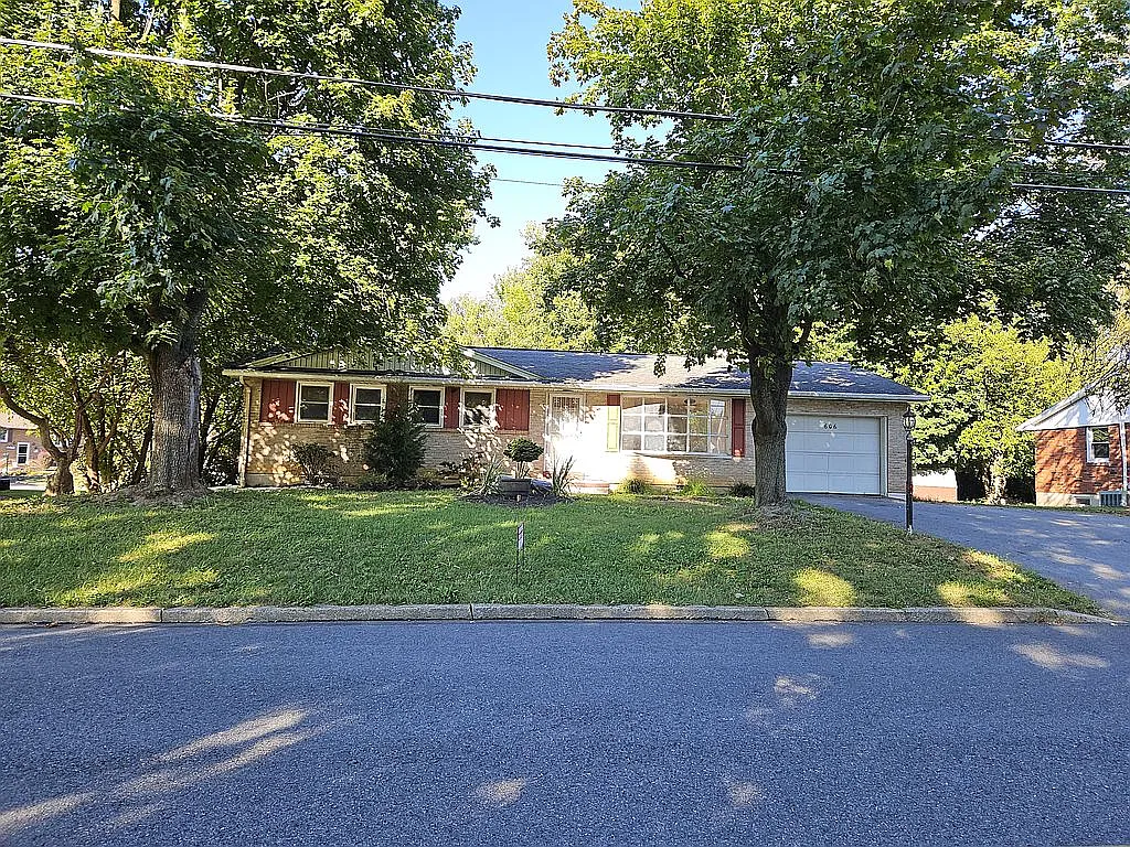 606 S 14th Ave photo 1