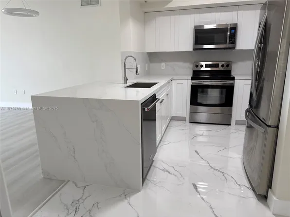 888 S Douglas Rd APT 1502, Coral Gables, FL 33134