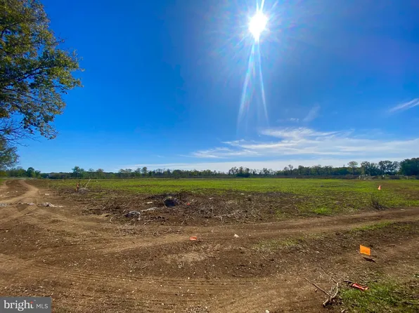 737 Longmarsh Rd, Berryville, VA 22611