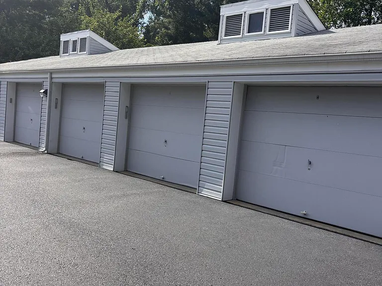 2 Joyce Ct — Photo 9