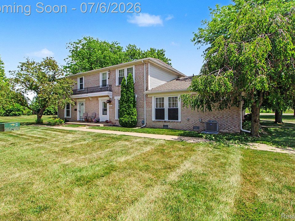 1st image of 28427 Longmeadow Ln