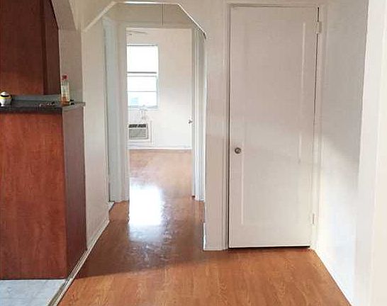 3rd image of 27 Sidonia Ave APT 3