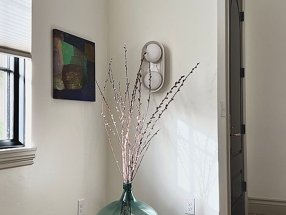 10' Front entry door.