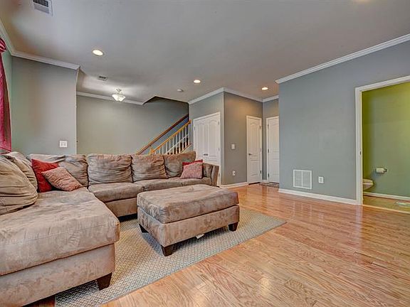 3rd image of 43713 Gold Hill Sq